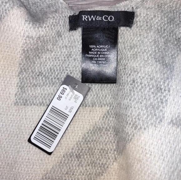 Bnwt R W AND CO WRAP - Picture 6 of 6